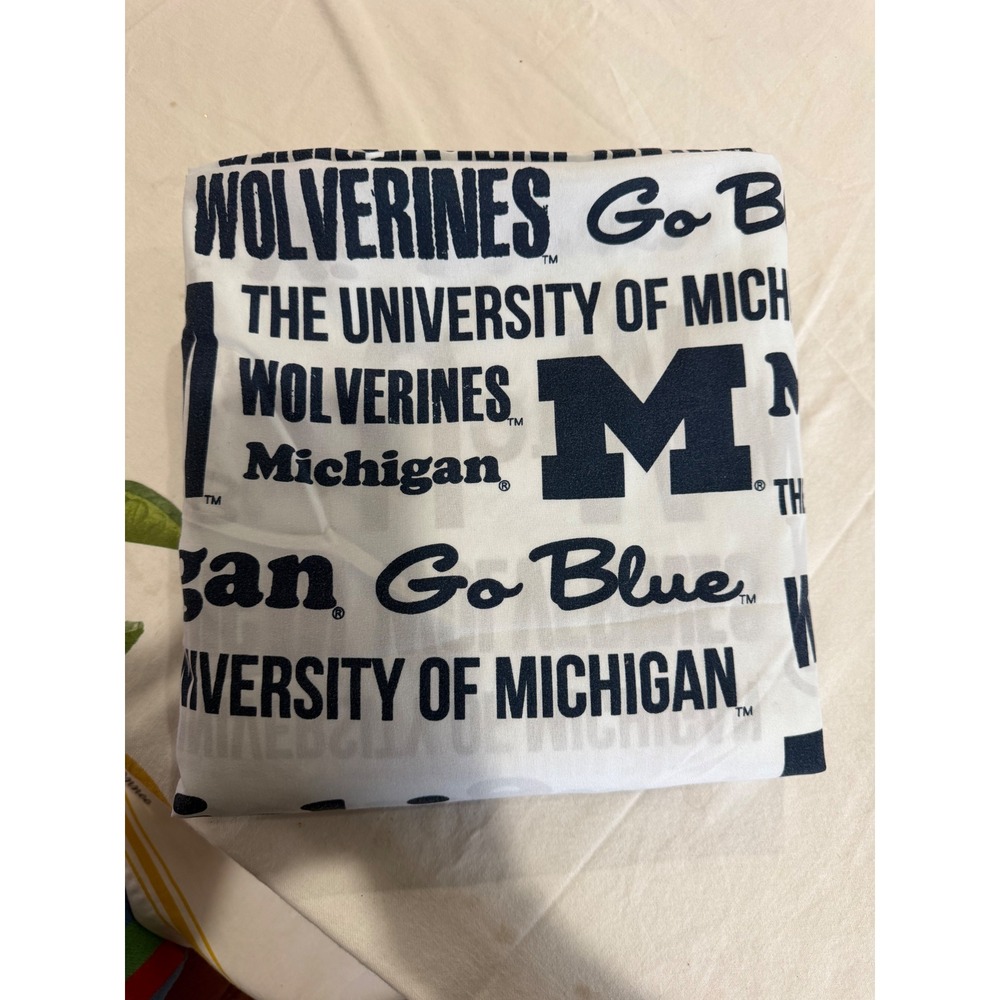 University of Michigan Wolverines GoBlue  BedSheet Flat & Fitted WhiteNavy 96x66